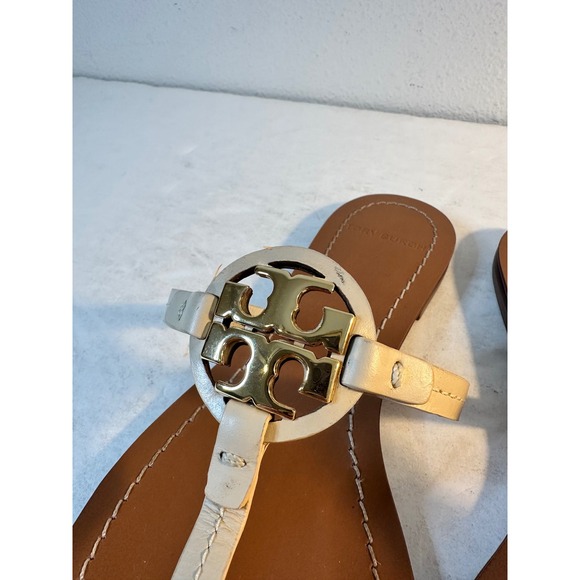 Tory Burch Mini Miller Leather Thong Sandals Size 8M Dulce De Leche Metal Logo - Picture 9 of 12